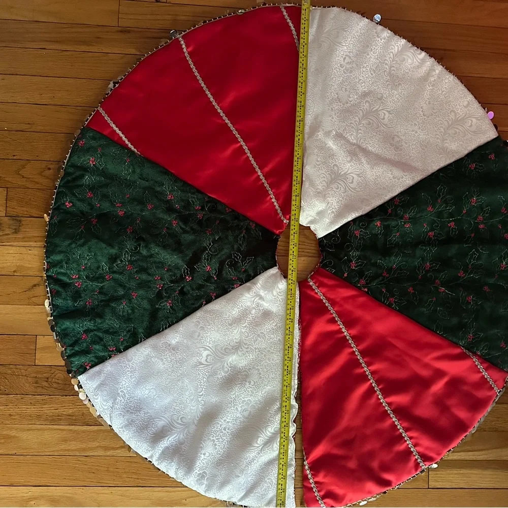 Handmade Vintage Christmas Reversible Red & Green Christmas Tree Skirt. 41”